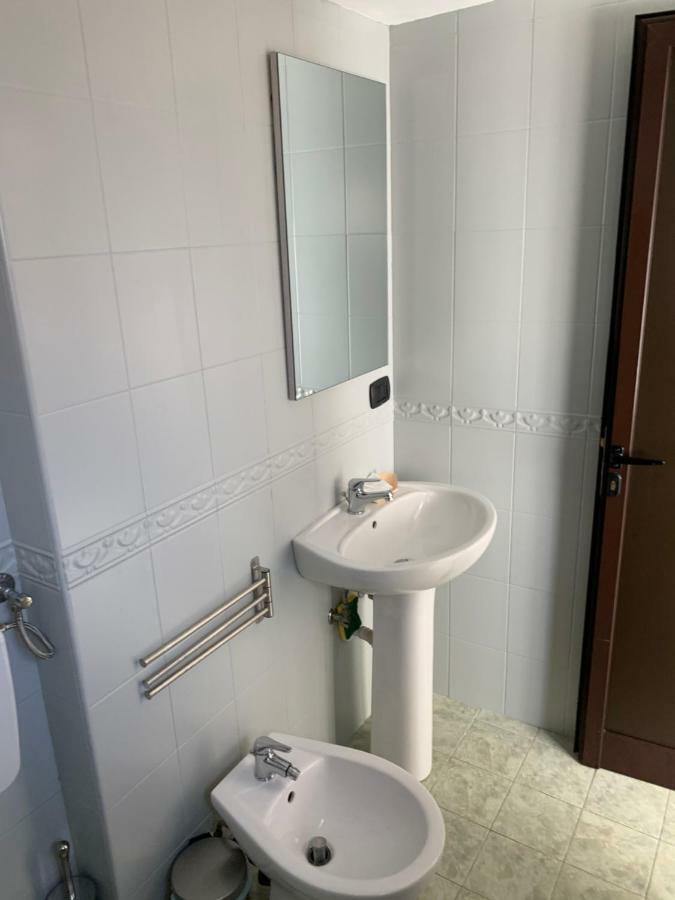 skandivi Lägenhet Bari Exteriör bild